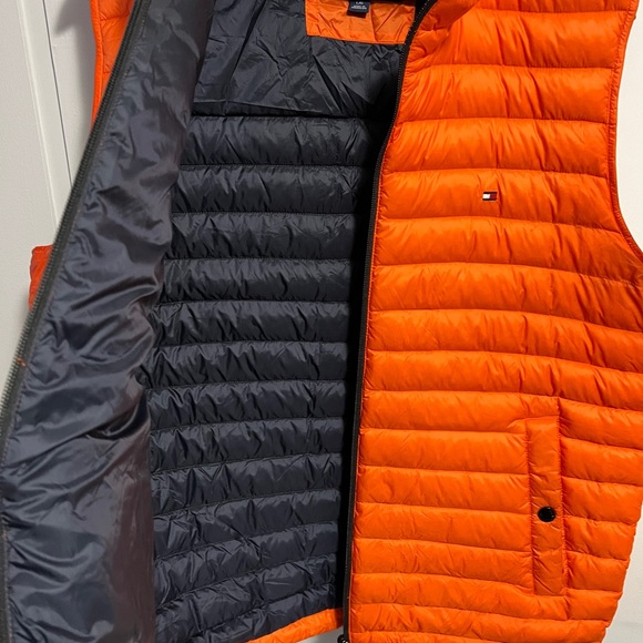Tommy Hilfiger, Orange Colour, Large. Polyester 100% - Picture 6 of 7